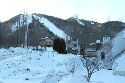 Image de Ski-on Ski-Off Killington Condo Ă Internet haute vitesse Sunrise