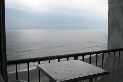 Image de Aug 16-24 sale, open! Oceanfront Brigadune 2br2b, condo 9th floor 7747660548 cell