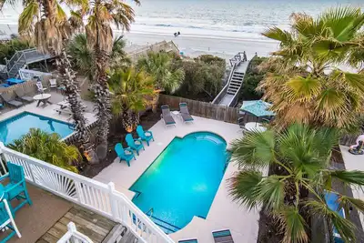 Image de Oceanfront, piscine chauffée privée, à quelques pas de la plage, réservation 2020, beau décor.