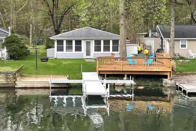 Image de The Boat House - Chalet confortable sur le magnifique lac de gravier