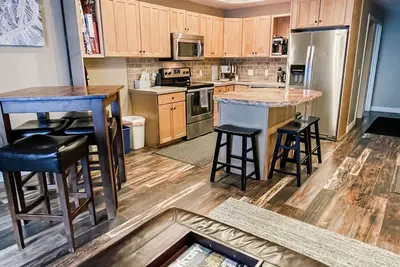Image de Condo double maître au coeur de Park City, skis aux pieds, 2 pâtés de maisons de la rue Main