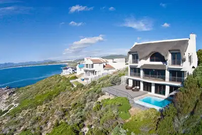 Image de Whale Huys: Direct front de mer villa, 4br \/ ba, Wifi, Infinity Pool