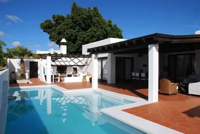 Image de Los Helechos, Charmante villa, piscine à remous et grande terrasse couverte
