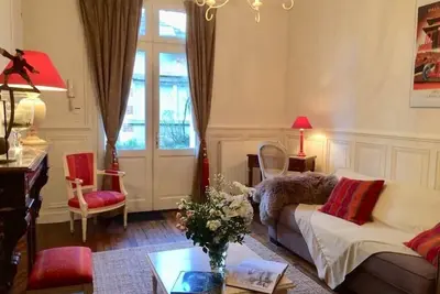 Image de Tours Centre, appartement et son jardin dans maison 19e siècle