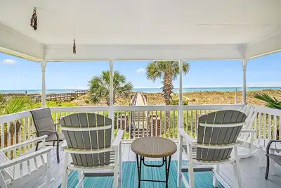 Image de Isle Of Palms, Luxury Oceanfront Home with Hot Tub