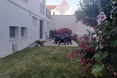 Image de Promo: Appartement calme avec jardinet privée proche plages et des commerces