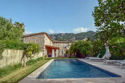 Image de Maison ensoleillée avec jardin et piscine, Wifi, Astra, près du centre de Sóller