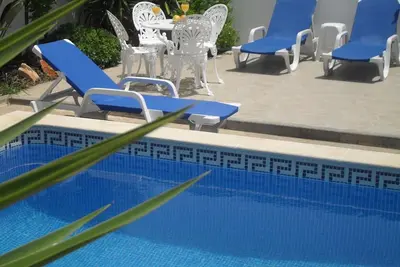Image de Grande villa moderne spacieuse dans la ville de Tavira avec piscine privée et Wifi