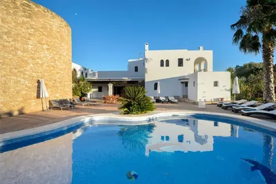 Image de Can Mestre is a huge Villa near to San Antonio