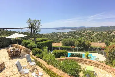 Image de Villa provençale côte d'azur, climatisée, splendide vue mer