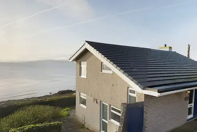 Image de Gosteg, superbes vues sur la mer, rive et centre du village à quelques mètres