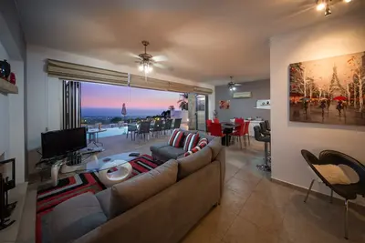 Image de Villa Agia Sofia - Modern Villa with Heated Pool and Amazing Views. Sleeps 8