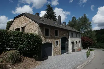 Image de La Grange de Lesse, maison de caractère entre forêts et rivière
