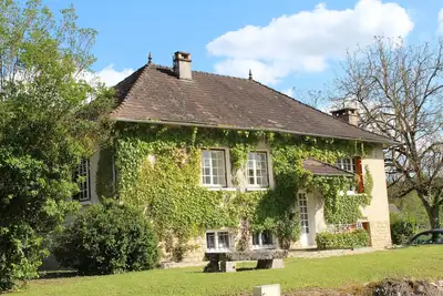Image de Maison de vacances en Périgord juste renovée avec piscine privée et magnifiques vues sur la campagne