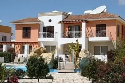 Belle villa de vacances avec piscine dans les tombeaux de la région des rois