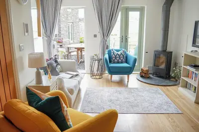 Image de Maison contemporaine de 3 chambres à quelques mètres de la plage de sable