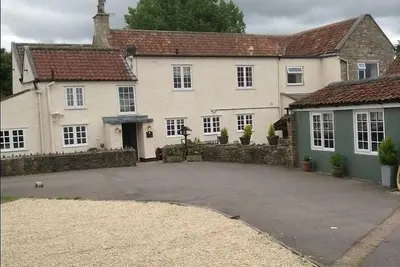 Image de Ferme magnifiquement modernisée avec 2 bains à remous et annexe, salle de jeux, 23 couchages