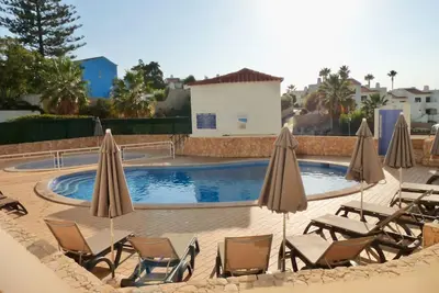 Image de Appartement de luxe avec piscine, Internet et A \/ C dans le centre de Carvoeiro, Algarve