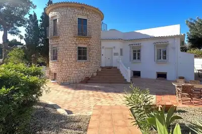 Image de Villa de luxe dans un grand parc, 14 personnes, Sky, Wifi - Grand jacuzzi, partie A \/ C
