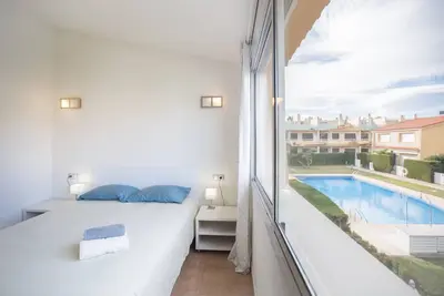 Image de Ocean House, à 50 mètres de la plage. Piscine, Wifi, A / C. 5 'Cambrils