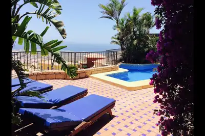 Image de Villa avec piscine privée chauffée, climatisation et vue imprenable sur la mer