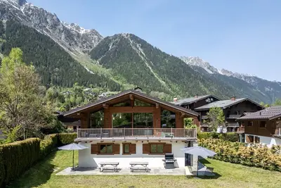 Image de Nant Blanc - Charmant chalet neuf de 4 chambres proche du centre ville