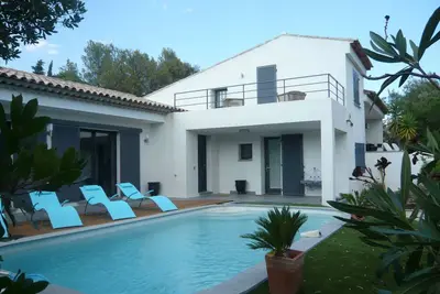 Image de Villa standing neuve, 100m plage, Déco soignée, grand jardin, 4 chambres, 3 sdb
