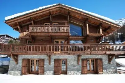 Image de Bain à remous, sauna, feu de bois, terrasse, chien amical, luxueux chalet à Zinal / Grimentz