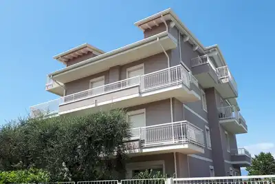 Spacieux appartement au deuxième étage avec une vue imprenable sur le lac