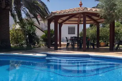 Image de Villa, piscine, jardin de 10x300m, plage, Internet, personnes à mobilité réduite