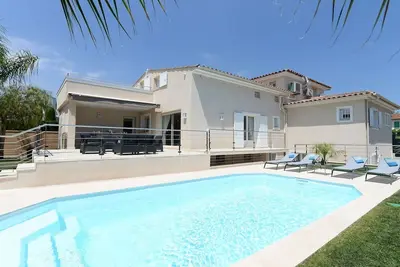 Image de Villa standing à 800 m de la mer, climatisée avec piscine chauffée