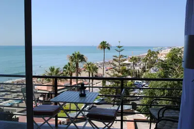 Image de Studio rénové sur le front de mer, wifi, télévision par satellite et climatisation