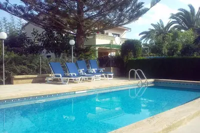 Image de Maison de campagne simple avec piscine clôturée. À 1. 7 km de Porto Cristo.