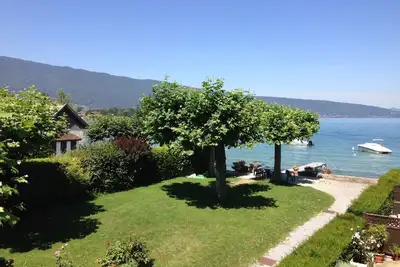 Image de Lac d'Annecy les pieds dans l'eau plage privée accès direct