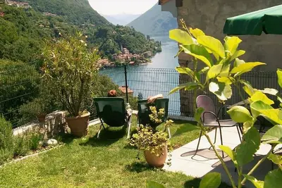 Image de Magnifique vue sur le lac et jardin, près de la Suisse