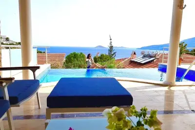 Incroyable villa en front de mer avec de belles vues
