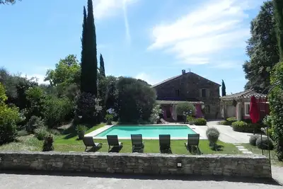 Image de Les Floralys - Maison de caractère au milieu des vignes avec piscine chauffée