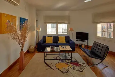 Image de élégant appartement avec une grande terrasse