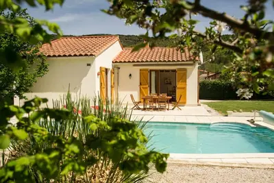 Image de Villa avec piscine privée dans le cadre de Mountain Valley