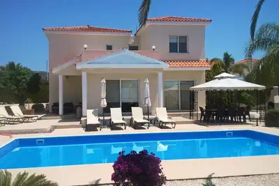 Image de Villa Foster - 4 Bedroom Holiday Villa in Peyia with Open Views to the Sea