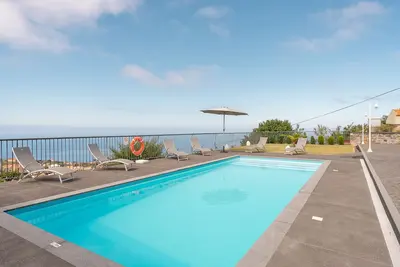 Image de Villa Panoramique Ii - Magnifique vue avec piscine chauffée (neuve)