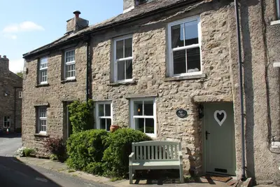 Image de Charmant Cottage du 18ème siècle, centre d'Askrigg. Caractéristiques d'origine, 4 couchages