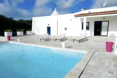 Image de Trullo Camastra: détendez-vous parmi les oliviers et la piscine privée