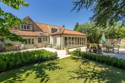 Une belle propriété individuelle spacieuse et de caractère avec annexe privée