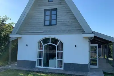 Image de Entièrement nouvelle, belle maison à 750 mètres de la plage