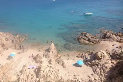 Image de Villa, à 200 m Plage de Bodri, proche Vue Mer, sur Grand Parc paysager et clos,
