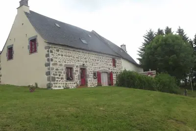 Image de Ferme rénovée dans un hameau à 5 min de Besse et 10 de la station de Super Besse