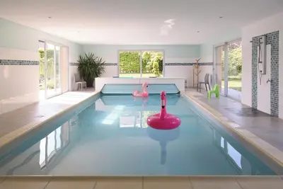 Image de Maison de caractère, piscine intérieure. \n15 mn de la voie verte.
