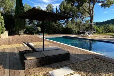 Image de Maisonette provençale meublée avec climatisation