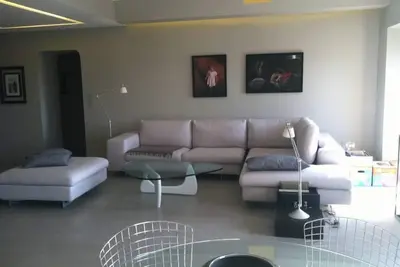 Image de appartement moderne dans villa niçoise! !